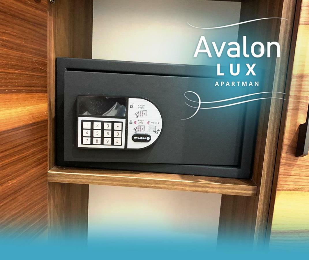 Avalon Lux Studio Apartment โนวีซาด ภายนอก รูปภาพ
